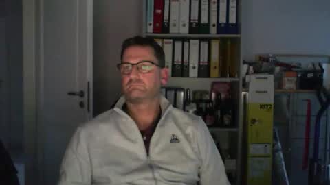 Snapshot of macfly67 chatting on February 2026 04:27:02 PM macfly67 online show from February 2026 04:27:02 PM