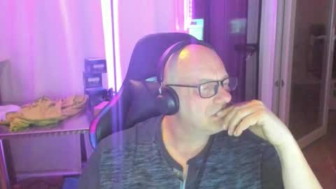 Snapshot of machinegun3dx chatting on March 2026 02:04:02 AM Andy online show from March 2026 02:04:02 AM