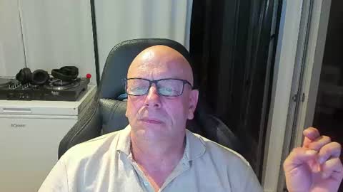 Andy online show from July 2026 08:00:02 PM