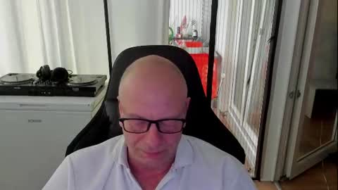 Andy online show from July 2026 06:32:01 PM