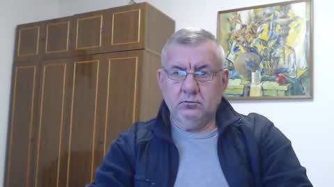 Macho online show from December 2024 12:52:01 PM