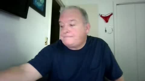 mackdocc001 online show from October 2025 03:31:02 PM