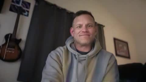 Snapshot of mackincaliallday chatting on March 2026 01:18:01 PM MackinCaliAllDay online show from March 2026 01:18:01 PM