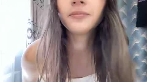 Snapshot of madalenesnedeger chatting on September 2025 11:31:02 AM Alexa online show from September 2025 11:31:02 AM