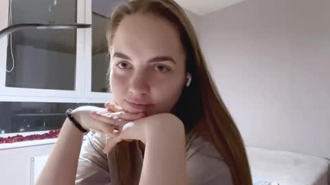 Snapshot of madalinereitsma chatting on December 2025 03:17:02 PM Alice online show from December 2025 03:17:02 PM