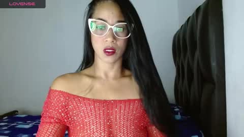 Snapshot of madam_klauss chatting on January 2025 05:56:01 AM EMILY online show from January 2025 05:56:01 AM
