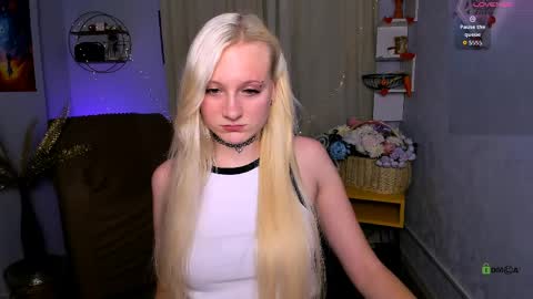 Snapshot of madam_ulis chatting on April 2026 04:45:01 PM Ulis online show from April 2026 04:45:01 PM