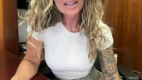 madame_andi online show from June 2026 11:52:01 AM
