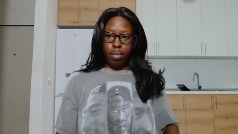 YourMadamIndigo online show from October 2025 03:34:01 PM