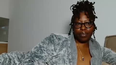 YourMadamIndigo online show from January 2026 05:54:02 AM