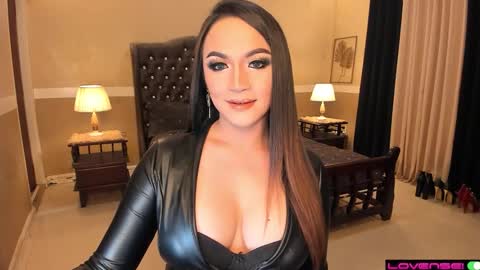 Snapshot of madammistressdominatrixxx chatting on November 2025 11:10:02 PM Alison Kloss online show from November 2025 11:10:02 PM