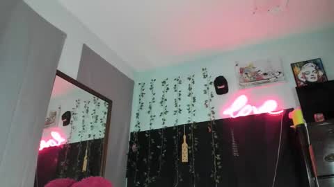 Snapshot of maddi_avalon chatting on February 2026 06:17:01 AM Maddi Avalon online show from February 2026 06:17:01 AM
