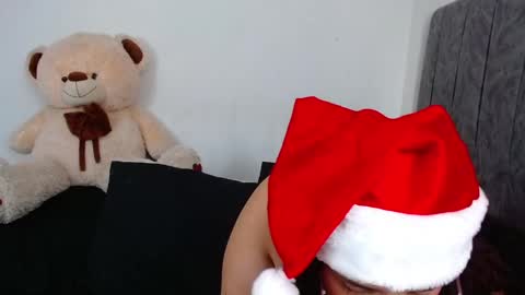 Snapshot of maddie_and_chelsea_ chatting on December 2024 02:43:02 AM Maddie and Chelsea online show from December 2024 02:43:02 AM