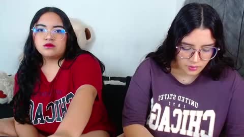 Snapshot of maddie_and_chelsea_ chatting on January 2025 04:21:01 AM Maddie and Chelsea online show from January 2025 04:21:01 AM