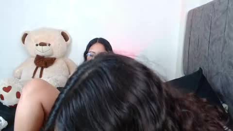 Snapshot of maddie_and_chelsea_ chatting on January 2025 04:39:01 AM Maddie and Chelsea online show from January 2025 04:39:01 AM