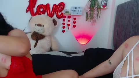 Snapshot of maddie_and_chelsea_ chatting on February 2025 11:17:02 AM Maddie and Chelsea online show from February 2025 11:17:02 AM