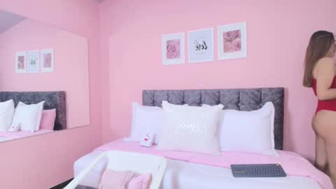 Snapshot of maddie_beauty chatting on October 2025 06:52:01 PM Maddie online show from October 2025 06:52:01 PM