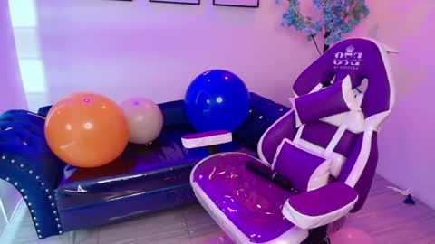 maddie_t18 online show from April 2026 05:30:01 PM