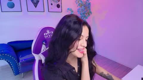maddie_t18 online show from April 2026 11:38:01 AM