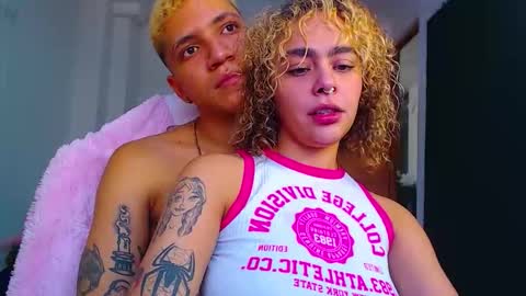 maddiie and clyde online show from November 2025 03:45:01 PM