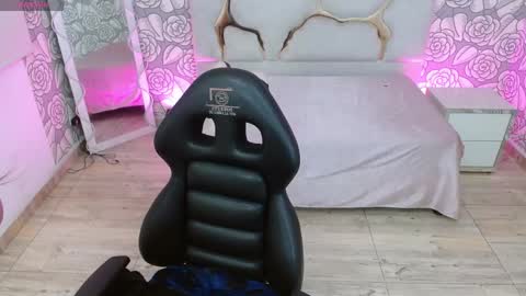 Snapshot of maddisson_tay chatting on May 2026 12:00:01 PM maddisson_tay online show from May 2026 12:00:01 PM