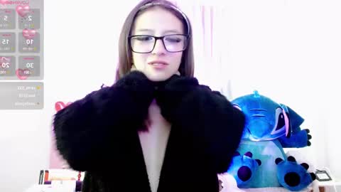 Snapshot of maddy_14 chatting on February 2025 04:37:02 PM Maddy UwU online show from February 2025 04:37:02 PM