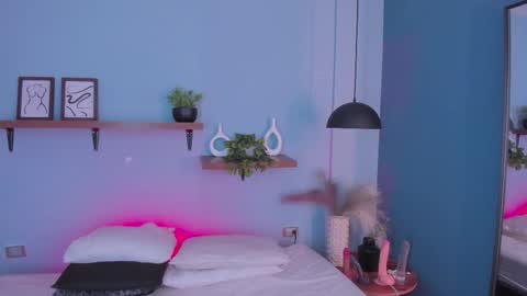 Maddy  online show from November 2025 12:58:02 PM