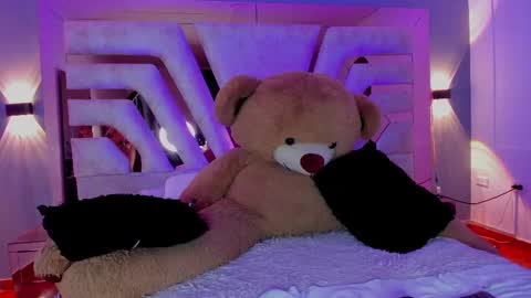 Snapshot of maddycrofft chatting on February 2025 09:16:01 PM Maddy Crofft online show from February 2025 09:16:01 PM