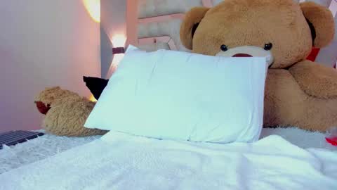 Snapshot of maddycrofft chatting on February 2025 03:31:02 PM Maddy Crofft online show from February 2025 03:31:02 PM