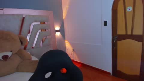 Snapshot of maddycrofft chatting on March 2025 11:20:01 AM Maddy Crofft online show from March 2025 11:20:01 AM