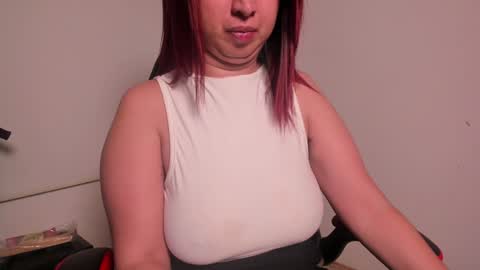 Snapshot of madelaine_blosson chatting on December 2024 03:58:02 AM Madelaine online show from December 2024 03:58:02 AM