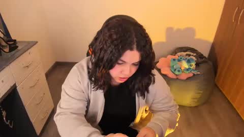 Snapshot of madelaine_taylor chatting on October 2025 04:15:01 AM madelaine_taylor online show from October 2025 04:15:01 AM