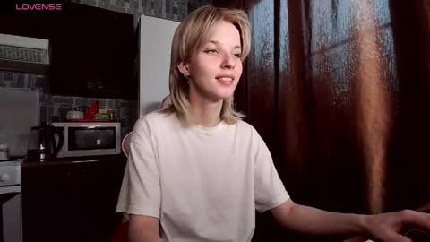 Snapshot of madelaines chatting on May 2026 11:32:02 PM madelaines online show from May 2026 11:32:02 PM
