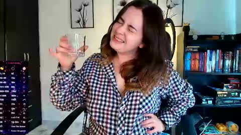 Snapshot of madelamee chatting on June 2026 09:08:02 PM madelamee online show from June 2026 09:08:02 PM