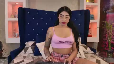 Snapshot of madele_hills chatting on February 2026 11:12:01 PM Madelene hills online show from February 2026 11:12:01 PM