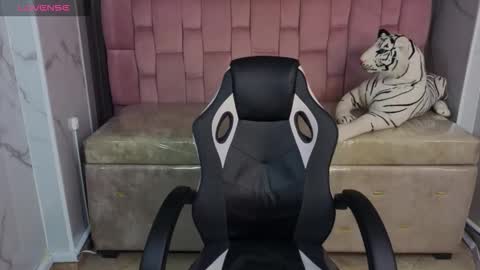 madelen  online show from December 2025 08:02:02 PM