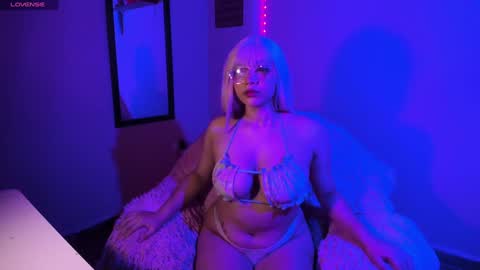 Snapshot of madelinebenet chatting on January 2025 05:34:01 AM Madeline online show from January 2025 05:34:01 AM