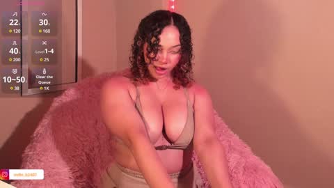 Snapshot of madelinebenet chatting on January 2025 11:18:01 PM Madeline online show from January 2025 11:18:01 PM