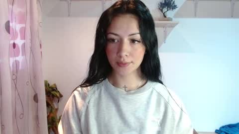 Snapshot of madisoncambel chatting on December 2024 01:45:01 PM Madison Cambel online show from December 2024 01:45:01 PM