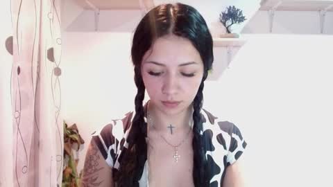 Snapshot of madisoncambel chatting on December 2024 11:00:01 PM Madison Cambel online show from December 2024 11:00:01 PM