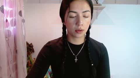 Snapshot of madisoncambel chatting on December 2024 06:12:01 PM Madison Cambel online show from December 2024 06:12:01 PM