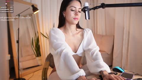Snapshot of madisonlara chatting on February 2025 09:29:02 PM madisonlara online show from February 2025 09:29:02 PM