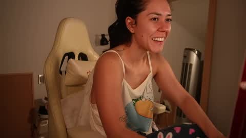 Snapshot of madisonlara chatting on April 2026 01:30:01 AM madisonlara online show from April 2026 01:30:01 AM