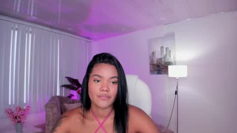 Snapshot of madisson_davon chatting on January 2025 01:27:01 PM Madisson Davon online show from January 2025 01:27:01 PM