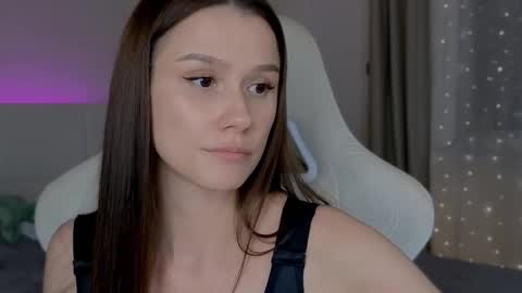 Madi Soon online show from October 2025 06:27:02 PM