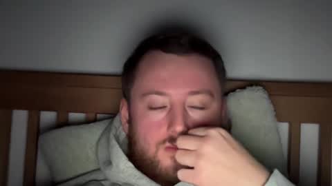 Snapshot of madnessben chatting on October 2025 03:50:02 AM madnessben online show from October 2025 03:50:02 AM