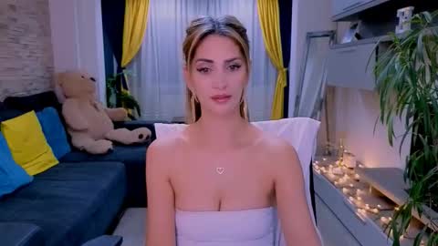 Snapshot of madyeroberts chatting on January 2026 10:46:02 PM Madye Roberts online show from January 2026 10:46:02 PM