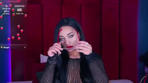 MadyLuxx online show from April 2026 07:14:01 PM