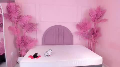 Snapshot of madyscarlett chatting on October 2025 11:52:01 AM madyscarlett online show from October 2025 11:52:01 AM