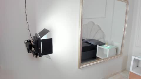 Snapshot of madyscarlett chatting on October 2025 12:04:02 PM madyscarlett online show from October 2025 12:04:02 PM